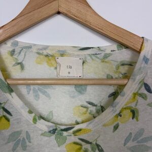 T. La Anthropolgie summer top